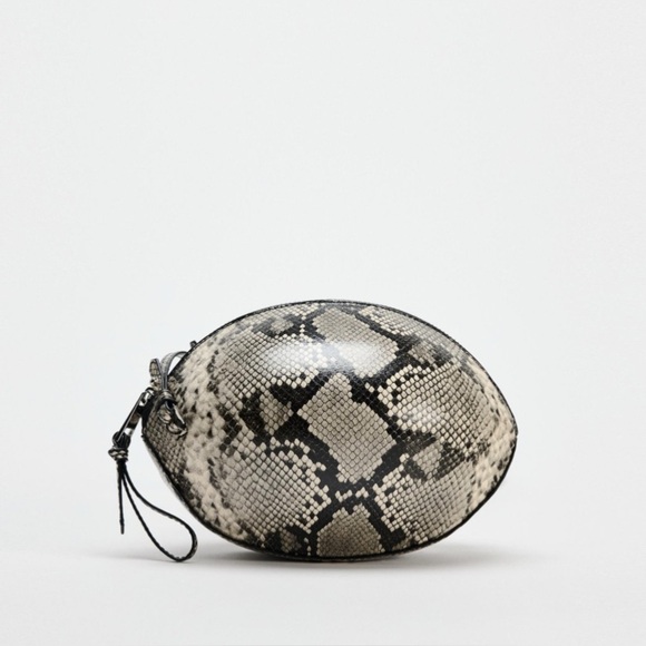 Brand New Zara Oval Crossbody – Animal Print Chic - Picture 3 of 8